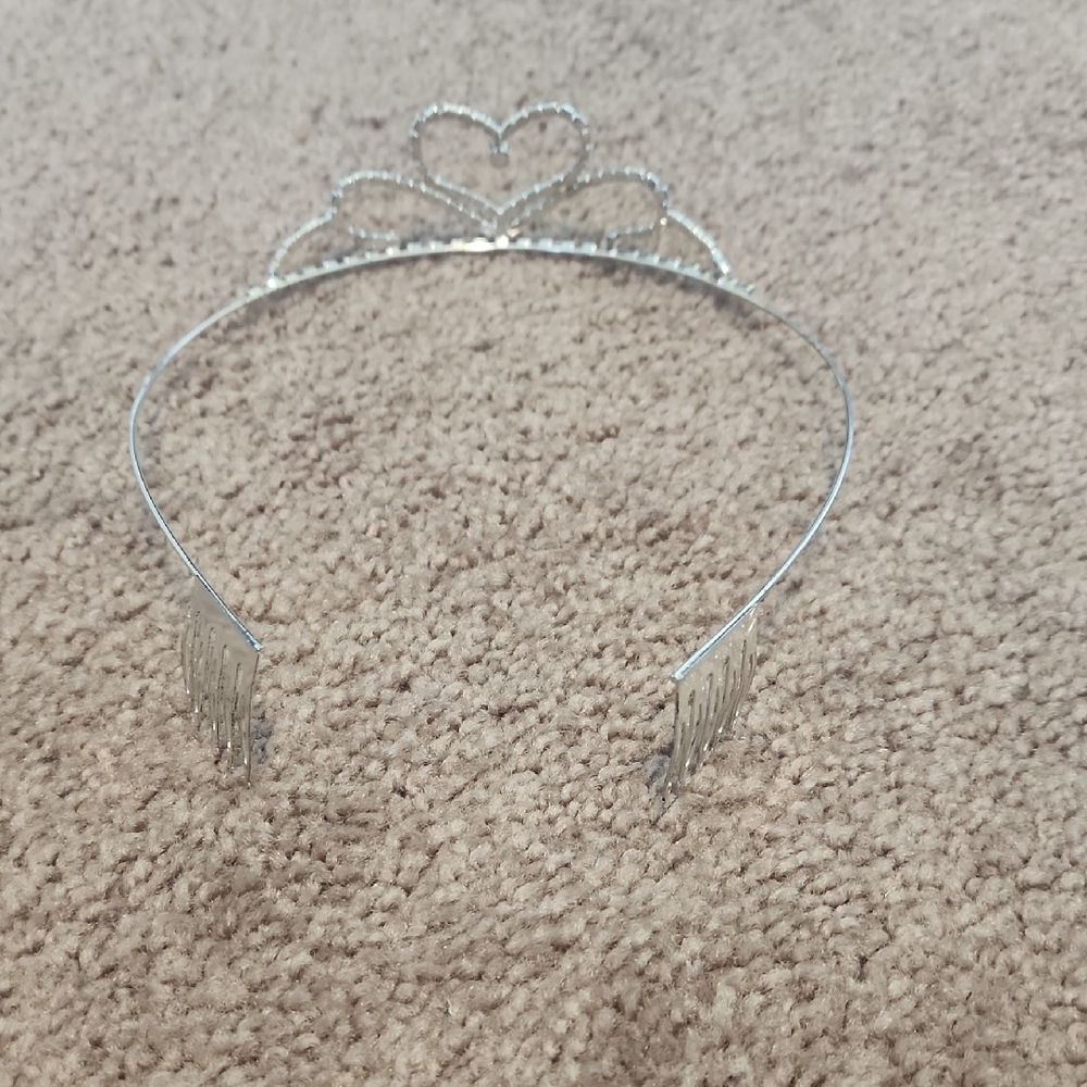 Tiara - Picture 3 of 3